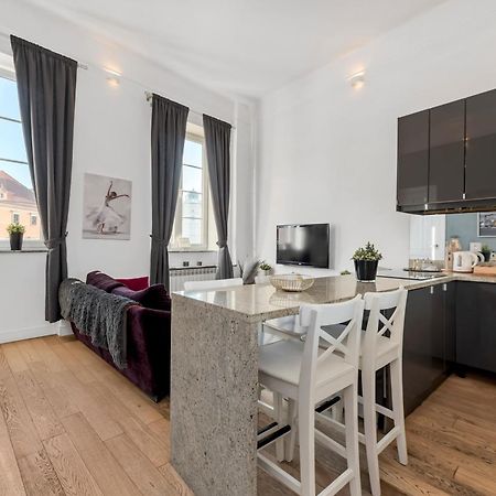 Amazing Apartment On Plac Zamkowy Varsóvia Exterior foto